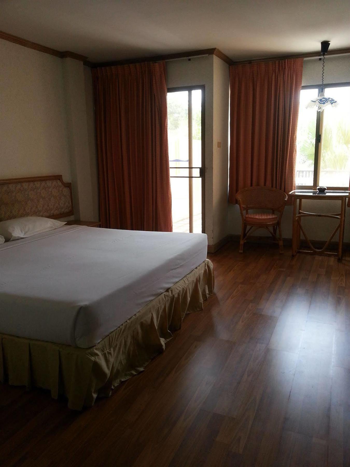 Takiab Beach Resort Hua Hin Ngoại thất bức ảnh